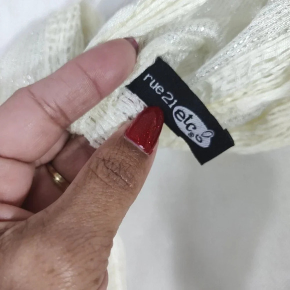 Rue 21 Cream Ivory Silver Infinity Loop Scarf - Picture 3 of 4